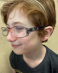 💫💫💫💫💫💫💫💫💫💫💫💫💫💫 What a great day 🤩🤩 @that_barber_mac came in  with a ear curation inspo pic so we got poking away! 🤓🤓❤️‍🔥❤️‍🔥  💫Styling by @logan_thayne 💫Forward helix, conch and flat done by me