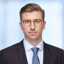 Liebes Netzwerk, zum 01.05 beginnt ein neuer Abschnitt meiner beruflichen  Laufbahn, raus aus der Start-Up Welt, rein in die Corporate Welt. Nach  knapp über 6 Jahren bei ESG Screen17, werde ich nun… |