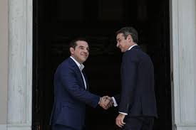 Σαν κοράκια σε στημένο αγώνα. O Kyr Mhtsotakhs Mphke Sto Ma3imoy O Al Tsipras Efyge