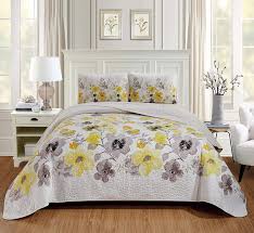 Get the best deals on chenille bedspreads. Amazon Com Home Collection 3pc Full Queen Bedspread Floral Yellow Brown Flowers Print Over Size 100 X95 New Home Kitchen
