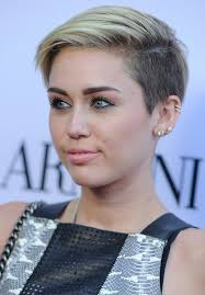 Miley cyrus hairstyles are bold, but they haven't always been like that. Miley Cyrus Hairstyles Styles Weekly Miley Cyrus Hair Edgy Short Hair Short Hair Styles