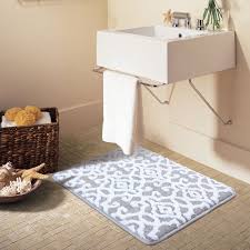 Traditional bath rugs by garland rug aretraditional bath rugs by garland rug are soft and stylish. Better Homes Gardens Jacquard Memory Foam Bath Rug 20 X 34 Soft Silver White Walmart Com Walmart Com