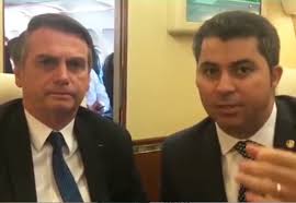 A polícia federal indiciou o senador omar aziz (psd) por suspeita de participar de um esquema de corrupção que desviou pelo menos r$ 200 milhões da saúde do amazonas. Omar Aziz Senador Da Republica Pelo Estado Do Amazonas