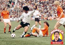 Siya masuku, evardi boshoff, howard mnisi, chris smit, david brits, duncan saal, marcell muller, craig barry. Bayern Munich Legend Gerd Muller Scored 564 Goals For The Bavarians And Won The World Cup For West Germany