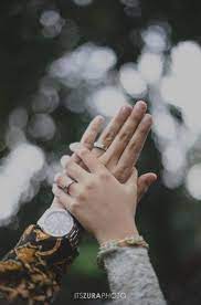 24 Ideas For Wedding Rings Couple Photography Wedding Couples Photography Pre Wedding Photoshoot Outdoor Pre Wedding Poses