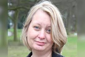 Sarah Eley's Instagram, Twitter & Facebook