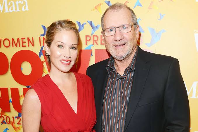 🎬 Ed O'Neill Finally Reveals the Behind-the-Scenes Secrets Most Married... with Children Fans Never Knew