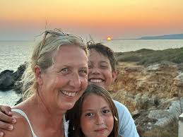 Karin und Holger Binz mit dem Katamaran Rivercafe auf Weltreise