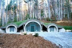 Sandbag Houses Bermed Underground Dome House I Have A Thing For Hobbit Houses Dome House Earth Homes Earth Sheltered Homes
