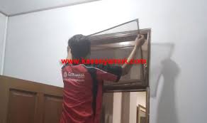 Cari tahu selengkapnya metode pengendalian nyamuk rentokil di memasang kawat nyamuk pada ventilasi seperti jendela dan pintu. Kasa Nyamuk Distributor Resmi