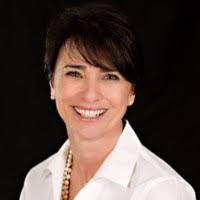 Jackie Oaks's Instagram, Twitter & Facebook