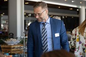 Tomi Immosen puheet närkästyttivät Keski-Suomen kauppakamarin tilaisuuteen osallistuneita naisia