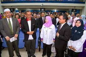 The whole medical debate sparked when dr nur ilyani criticised the lgbt community. Kkm Belum Bincang Sama Ada Tindakan Akan Dikenakan Terhadap Dr Nur Ilyani Utusan Borneo Online