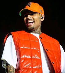 Chris Brown's &#034;Breezy&#034; Earns Top 5 Debut On The Billboard 200 |  Boombuzz