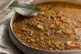 Con questa ricetta semplice, frullate o passate al passaverdure, carote, patate, piselli e. La Ricetta Della Zuppa Di Lenticchie Di Castelluccio Igp