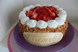 Torta pan di spagna e crema pasticcera. Torta Pan Di Spagna Con Crema E Fragole La Pasticceria Di Manu