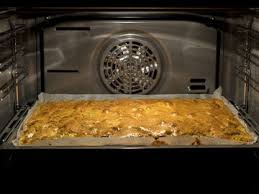 Um einen kuchen zu backen, muss man nur die zutaten abmessen, sie in der richtigen rührkuchen ist einer der am einfachsten zu backenden kuchen. Kuchen Backen Einfach Und Schnell Tipps Und Rezepte