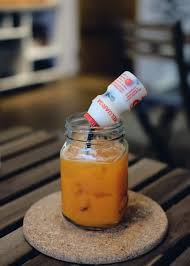 Yakult sudah sejak lama menjadi salah satu minuman sehat favorit di berbagai negara. Resep Kopi Yakult Coffeeland
