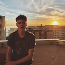 He is an actor, known for élite (2018), 15 años y un día (2013) and la corona partida (2016). Aron Piper Serie And Elite Image 6687189 On Favim Com