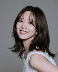 Actor Ryu Ji-won (28), a former member of the girl group Good Day,  confessed to fighting leukemia an..