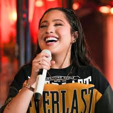 Who wrote “Deixa Eu Viver (Ao Vivo)” by Mari Fernandez?