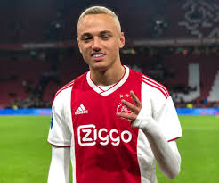 Noa lang (born 17 june 1999) is a dutch football player who plays as midfielder for jong ajax in eerste divisie.1. Football Talent Scout Jacek Kulig A Twitteren Noa Lang Vs Twente 81 Minutes 3 Goals 25 Passes 84 Pass Accuracy 4 Shots 3 Key Passes 1 Big Chance Created 1 Dribble