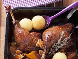 Gansekeule Mit Pflaumen Apfel Sosse Rezept Weihnachten Gansekeule Rezepte Und Rezept Gansekeule