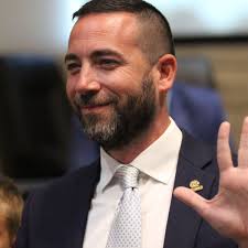 Ludlow council woman who licked city admin will remain office