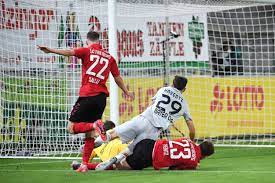 Hochklassig, temporeich und der königsklasse des europäischen fußballs würdig: Bundesliga Bayer Siegt Und Bangt Um Havertz Bvb Entlasst Trainerlegende Ligalive