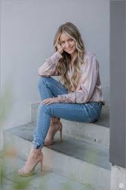 Check spelling or type a new query. 30 Best Female Poses For Successful Photoshoot