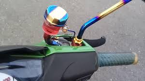 101 modifikasi motor cb warna biru modifikasi motor gambar modifikasi c70 warna hijau tosca terbaru semua orang tentu menyukai modifikasi motor roda dua yang dimiliki nampak keren dan berbeda dari umumnya sepeda motor lainnya namun dari semua itu tentu sebagai penggemar dari. Modifikasi Motor Beat Karbu Warna Hijau Radea