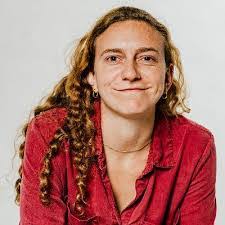 Liz Boyd's Instagram, Twitter & Facebook