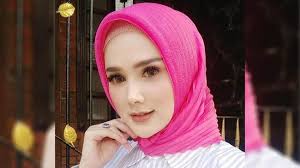 24.10.2021 · diketahui sebelumnya, ibu tiga anak itu diketahui miliki hubungan terbilang kurang harmonis dengan mulan jameela dan ahmad dhani. Gerindra Sebut Mulan Jameela Cs Gantikan Caleg Pelanggar Etik