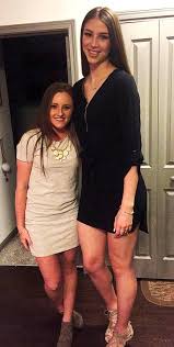 A collection of gorgeous dresses make for a stylish and versatile wardrobe. 195cm Rihannon From Australia By Zaratustraelsabio On Deviantart Tall Women Fashion Tall Women Tall Girl