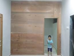 Prosesnya bermula dengan menghasilkan platform dari kayu seperti gambaran ini bahagian atas platform (ruang home office) dipasang dengan lantai laminate yang terlebih dahulu dipasang dengan chipboard dan lapisan. Guna Barang Kedai Bajet Makeover Bilik Tidur Impiana