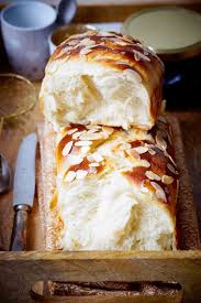 Brioche Au Fromage Blanc A Mie Filante Aux Delices Du Palais