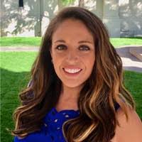 Laura Magnus's Instagram, Twitter & Facebook