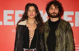 Instagram hesabını aktif kullanan sokullu, bu kez aşkını takipçileriyle paylaştı. Birkan Sokullu Berrak Tuzunatac A Sevgisini Boyle Gosterdi Temiz Magazin