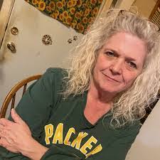 Leola Strickland's Instagram, Twitter & Facebook