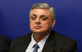 Chaves anuncia 16 nombramientos más y proyecta reestructuración en MOPT y  Vivienda • Semanario Universidad