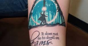 Lightning tattoos make us think of beauty & danger. 25 Harry Potter Tattoos That Make Harry S Lightning Scar Seem Tattoos At Repinned Net