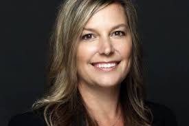 Sandy Jones's Instagram, Twitter & Facebook