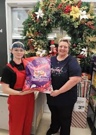 💥🎄🍬MEGA BAG WINNER!!🍬🎄💥 Congratulations to Marcia Millard, winner of  the MEGA Bag of Fabulicious!! Thanks for your support Marcia! #2elves  #merrychristmas #newworldinglewood #yourlocalsupermarket 👋Hi Peyton!