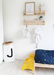 De Ikea Kruidenrekjes In Babykamer En Toilet In 2020 Peuterbed Ikea Babykamer Ikea