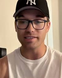 Travis Kuhn and Marcus Lee Sang of the Reading Fightins give some advice to  the youngsters 🥹