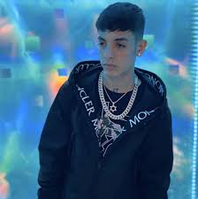 Otra familia llamada betterman, quienes afirman y demuestran ser mejores y evolucionados. Pin De Irvin Daniel En Natanael Cano En 2020 Natanael Ropa De Hombre Fotos De Creepypastas