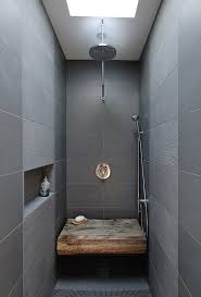 Bad Aus Holz Gestalten Ideen Fur Rustikale Badeinrichtung Duschsitz Industriedesign Badezimmer Duschnische
