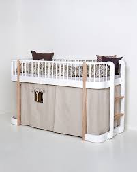 Lo spazio dove si dorme è rialzato rispetto al pavimento e l'area sottostante si può sfruttare in modo pratico e divertente. Oliver Furniture Tenda Per Letto A Soppalco Basso Linea Wood Naturale Unisex Bambini