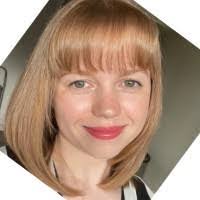 Jasmin Hayes's Instagram, Twitter & Facebook