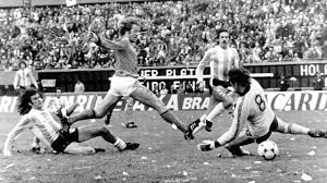3' armani menangkap bola tepat di ujung kotak penalti argentina. History Of The World Cup 1978 Argentina Finally Wins Sportsnet Ca